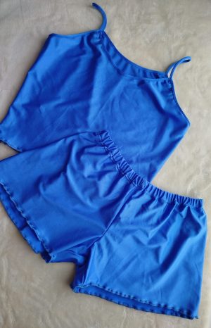 Conjunto Pijama Satinado de Dos Piezas – Top de Tirantes y Short Azul rey